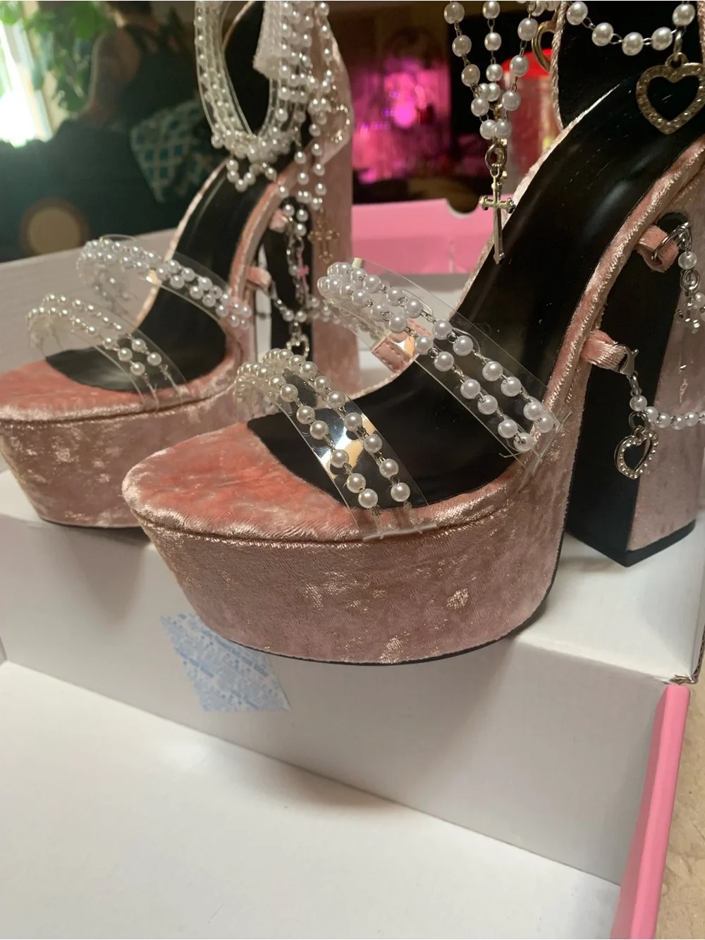 Sugar Thrillz pink size 7 high heel platform